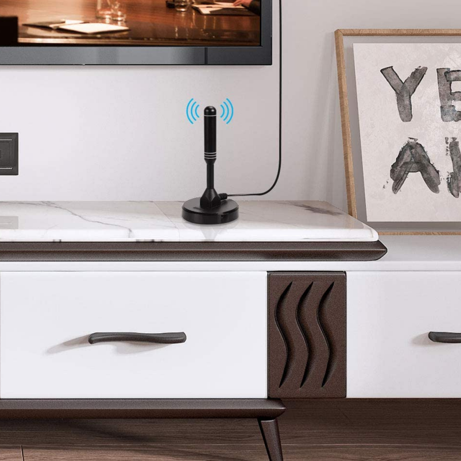 Compact Long Range Amplified Indoor 1080P 4K HDTV Antenna