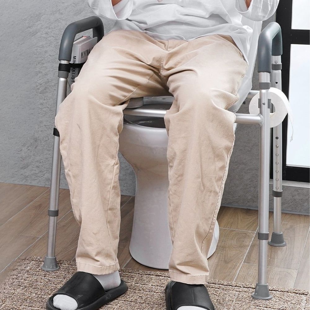 Sturdy Raised Toilet Seat Riser with Handles