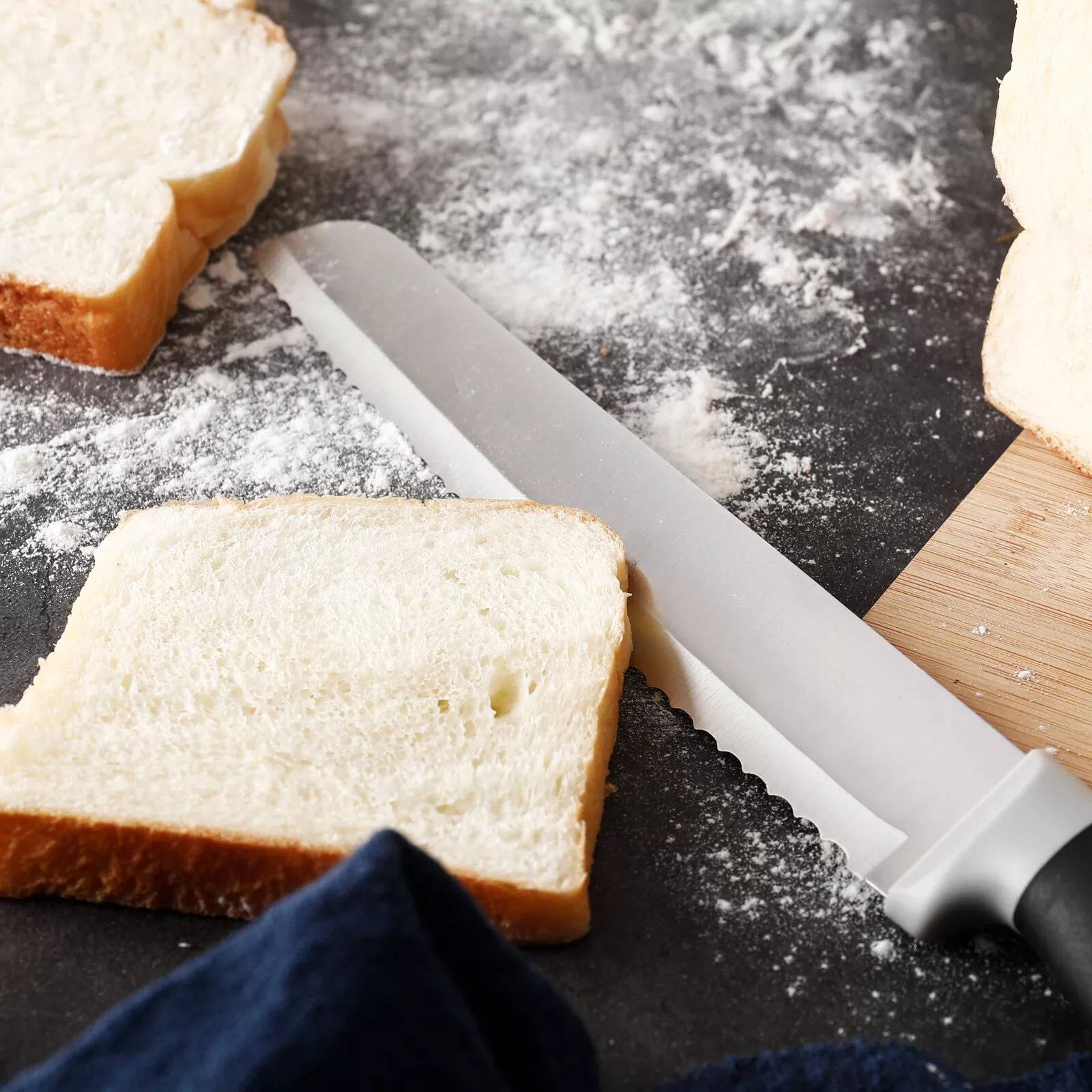 Knife Block with Knives and Sharpener