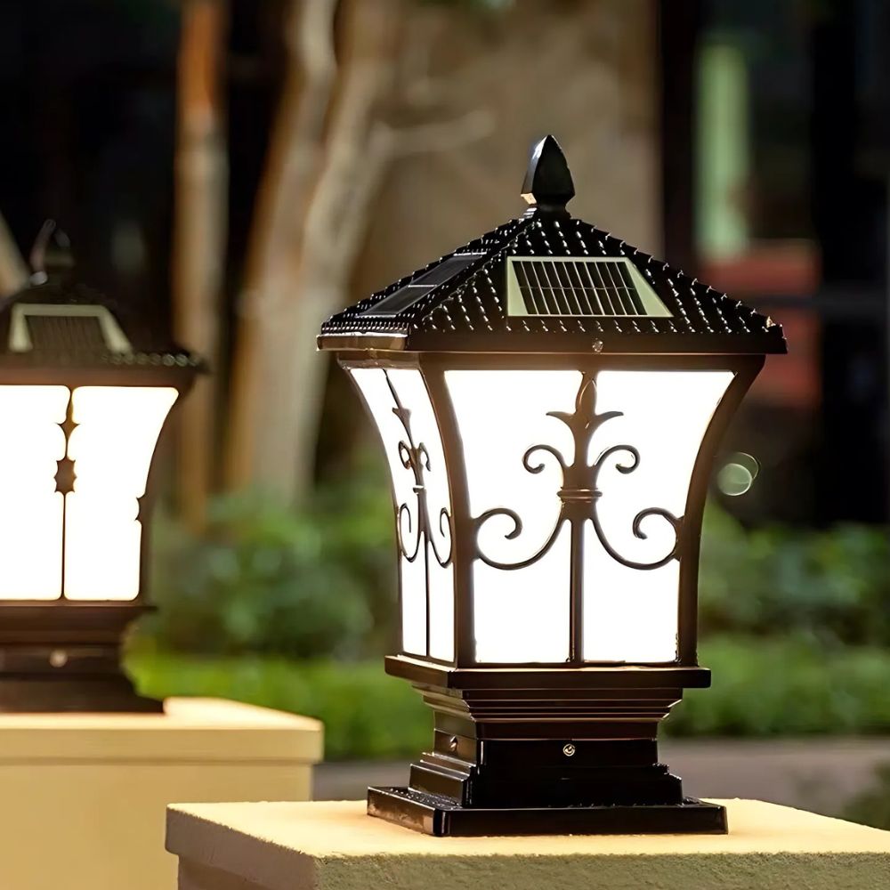 Solar Outdoor Pillar Post LED Light for Garden and Driveway