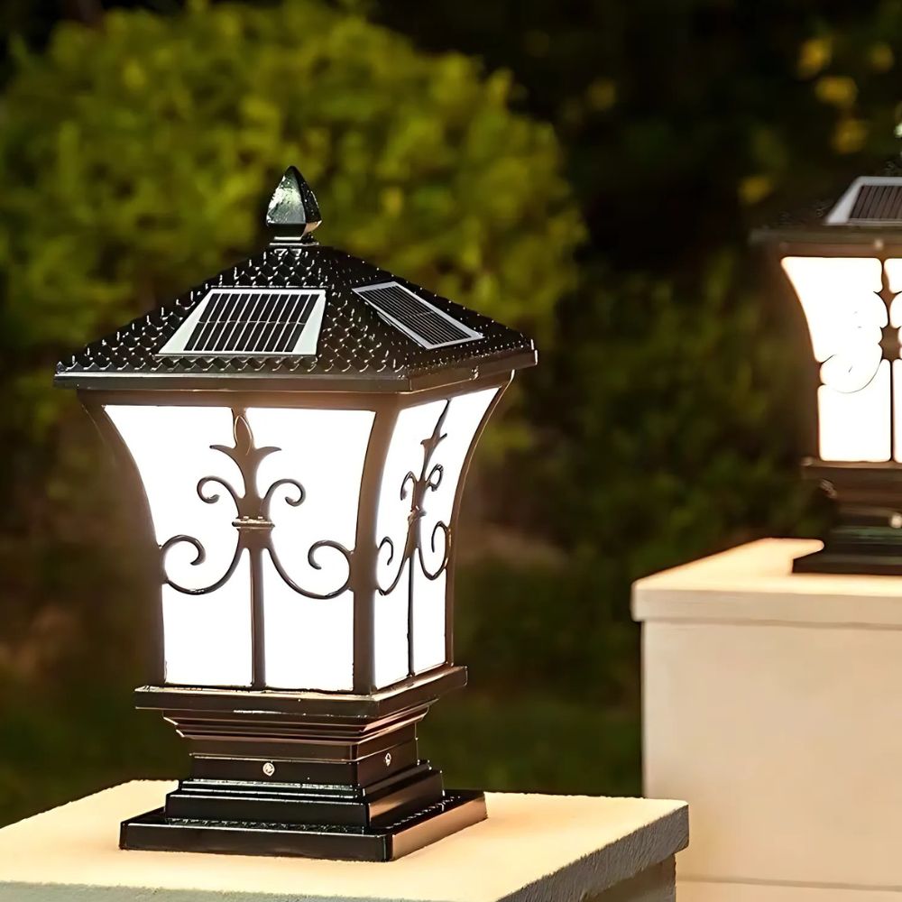 Solar Outdoor Pillar Post LED Light for Garden and Driveway